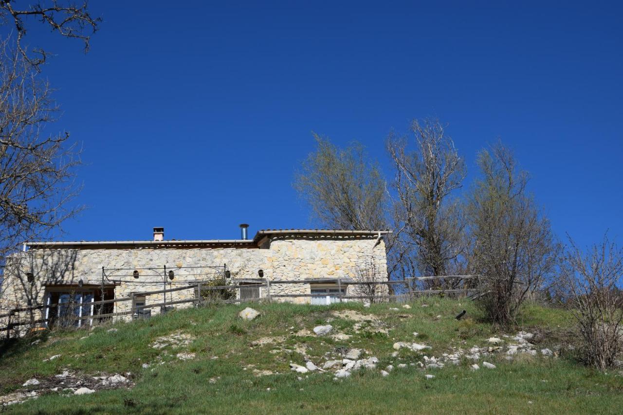 Gites Les Costoliers Châteauneuf-Miravail Exterior foto